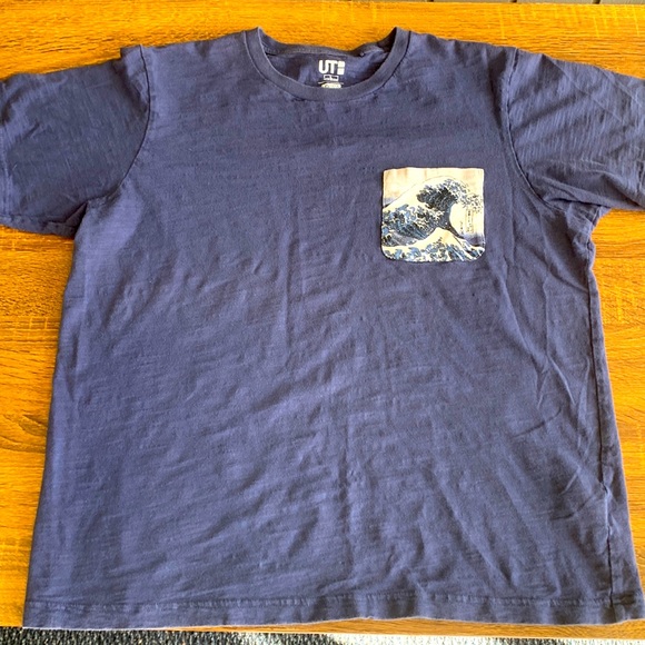 Uniqlo Other - Front pocket T Shirt